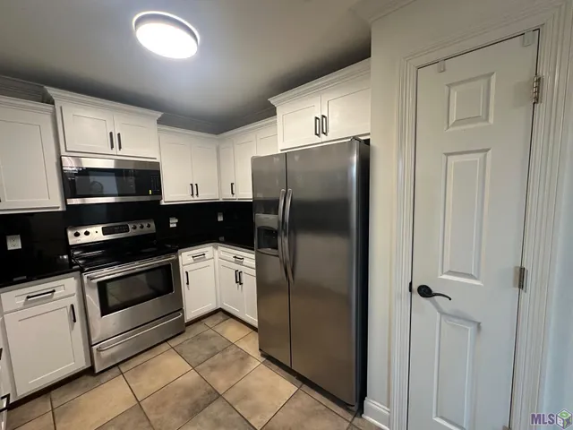 $2,350 | 17240 Rennes Drive, Prairieville, LA 70769