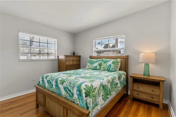 $5,500 | 124 Field Avenue East, Venice, FL 34285