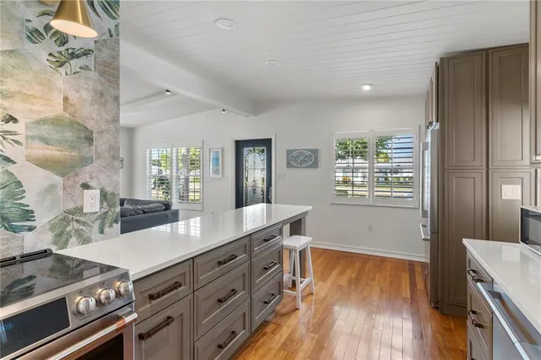 $5,500 | 124 Field Avenue East, Venice, FL 34285