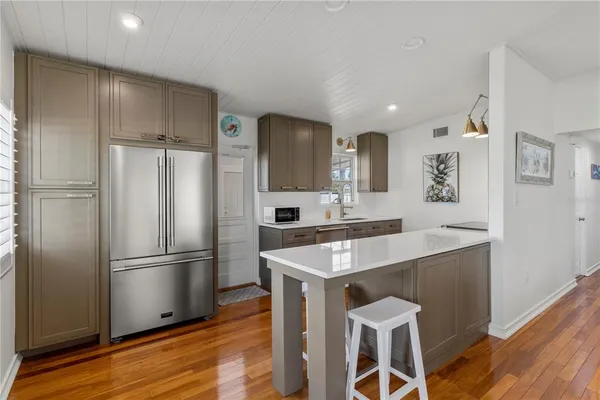 $5,500 | 124 Field Avenue East, Venice, FL 34285