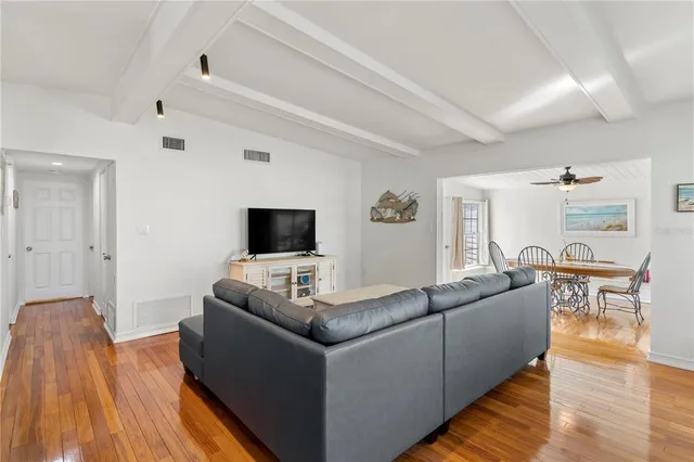 $5,500 | 124 Field Avenue East, Venice, FL 34285