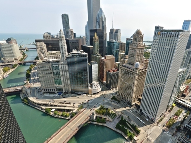 300 North State Street, Unit 5620 Chicago, IL 60654 - Photo 10 of 12 a view of a water pond with sitting area