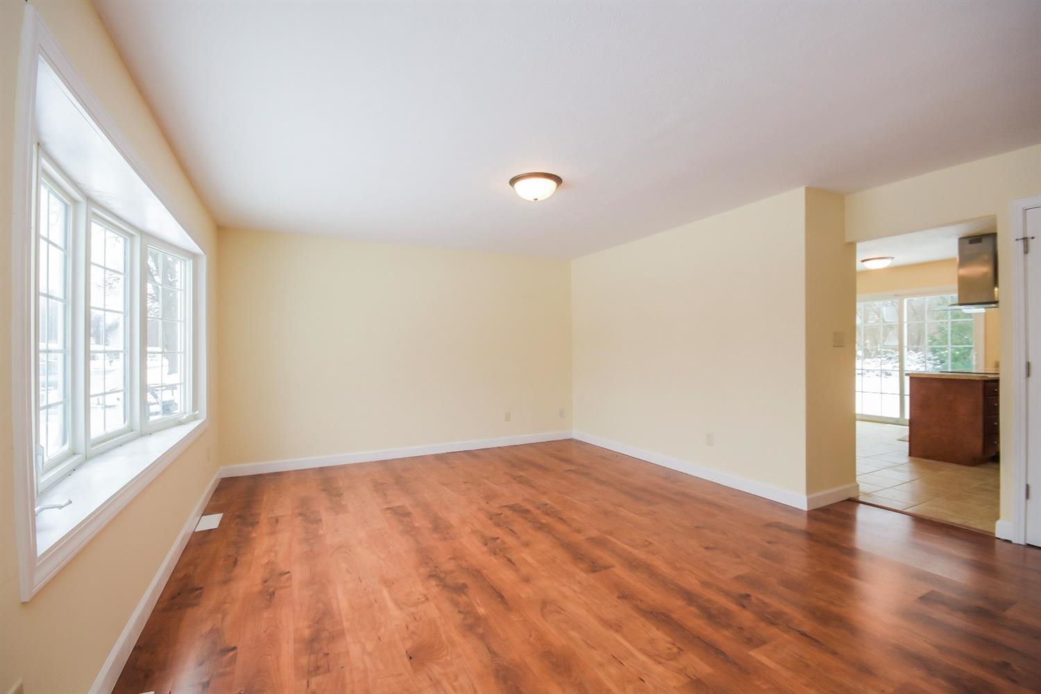792 Governor Road Valparaiso, IN 46385 - Photo 2 of 10 1500x1000