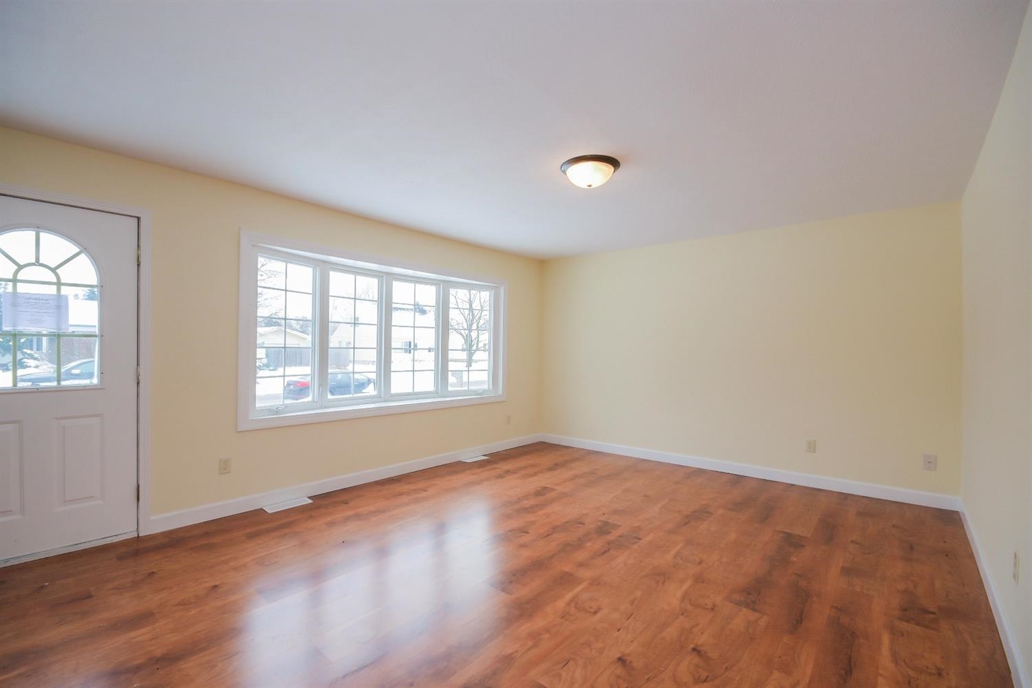 792 Governor Road Valparaiso, IN 46385 - Photo 3 of 10 1500x1000