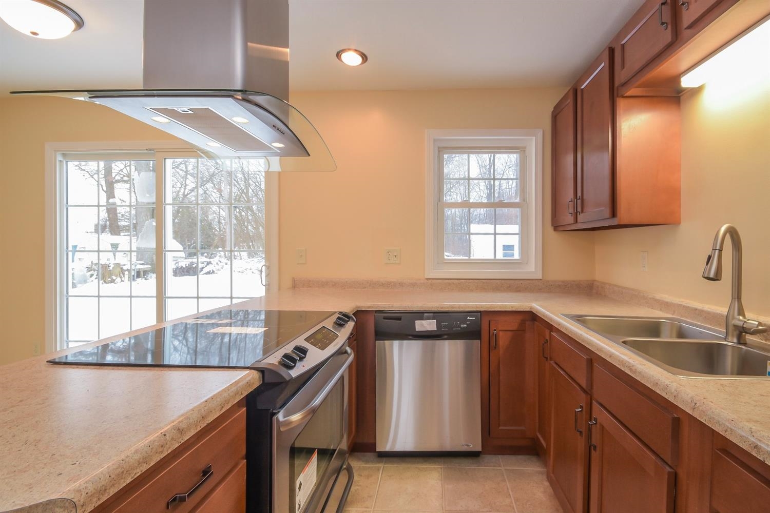 792 Governor Road Valparaiso, IN 46385 - Photo 4 of 10 1500x1000