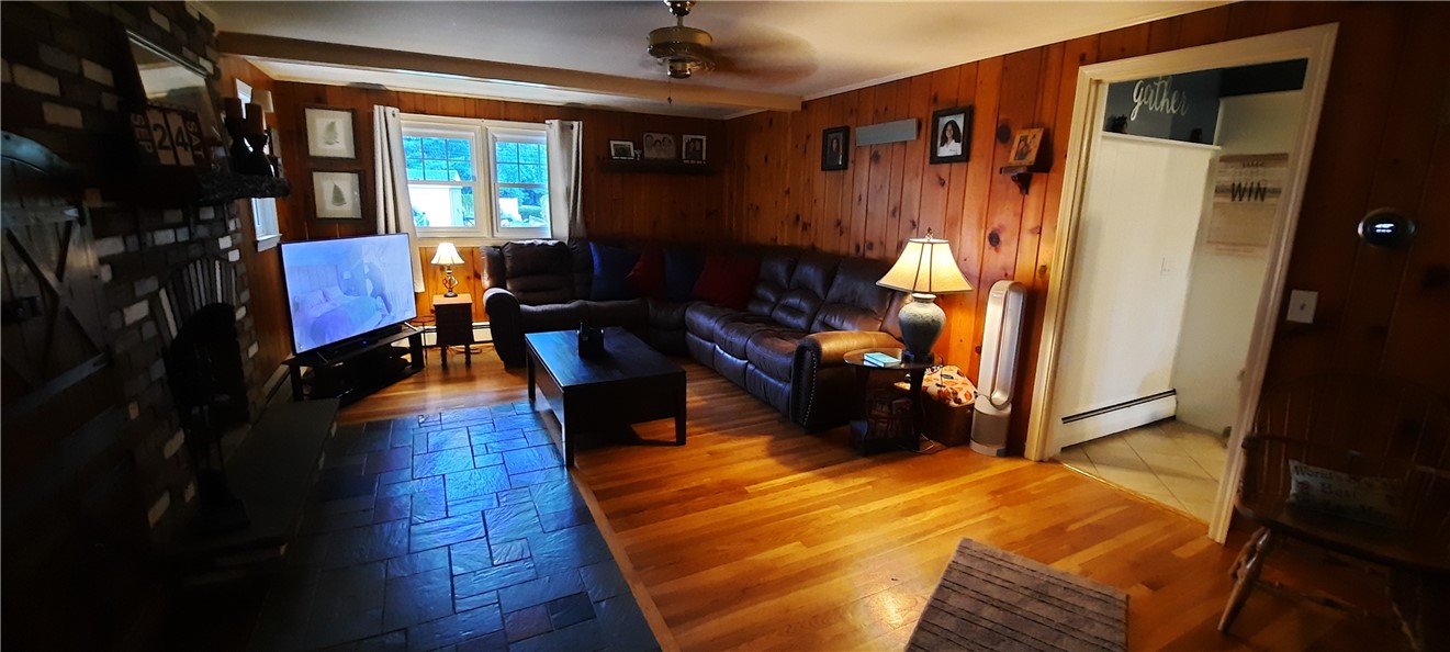 27 Circle Drive Coventry, RI 02816 - Photo 11 of 26 FAMILY ROOM