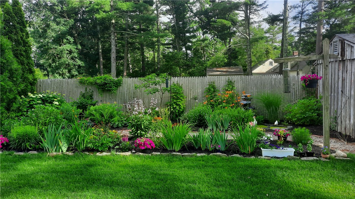 27 Circle Drive Coventry, RI 02816 - Photo 19 of 26 PERRENIAL GARDEN
