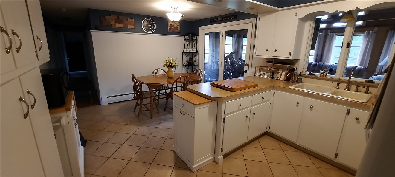 27 Circle Drive Coventry, RI 02816 - Photo 6 of 26 KITCHEN