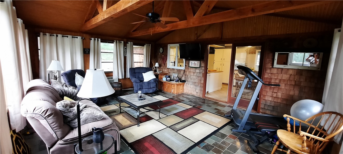 27 Circle Drive Coventry, RI 02816 - Photo 8 of 26 TRHEE SEASON ROOM