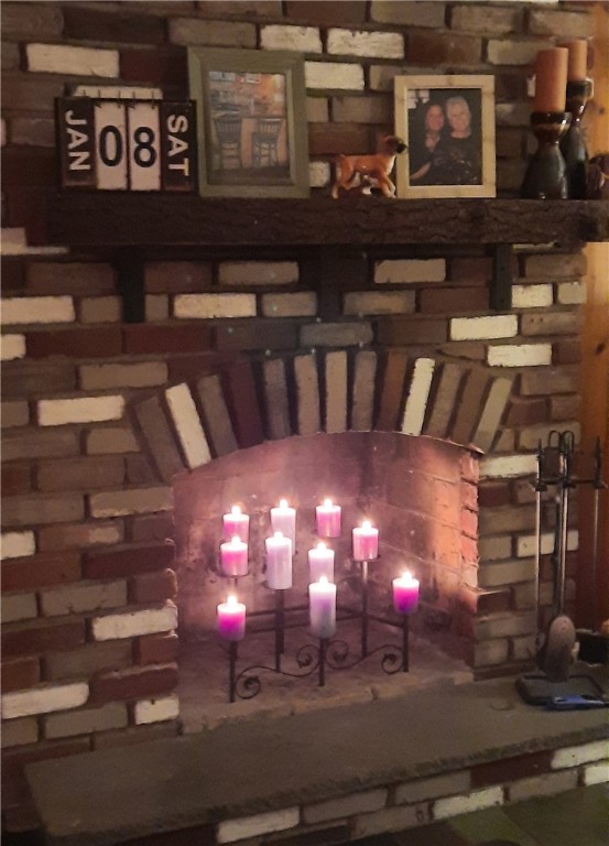 27 Circle Drive Coventry, RI 02816 - Photo 10 of 26 FAMILY ROOM FIREPLACE