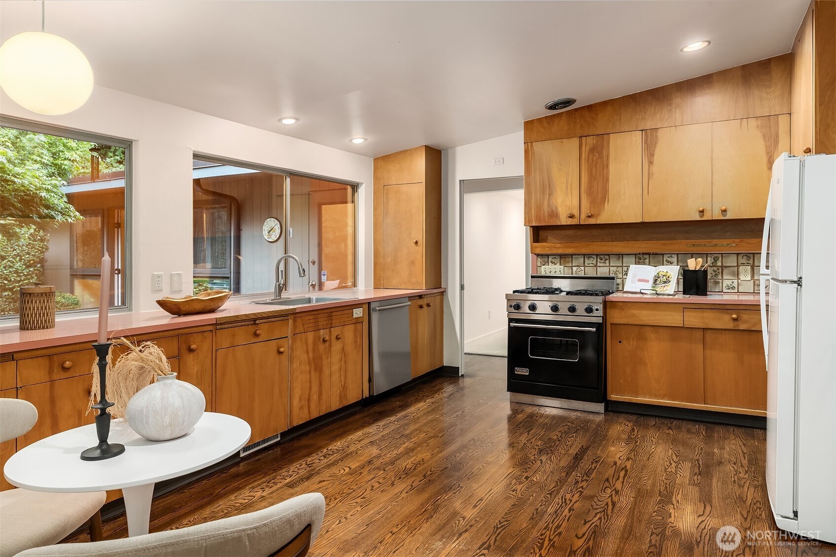 4148 Boulevard Place Mercer Island, WA 98040 - Photo 13 of 37