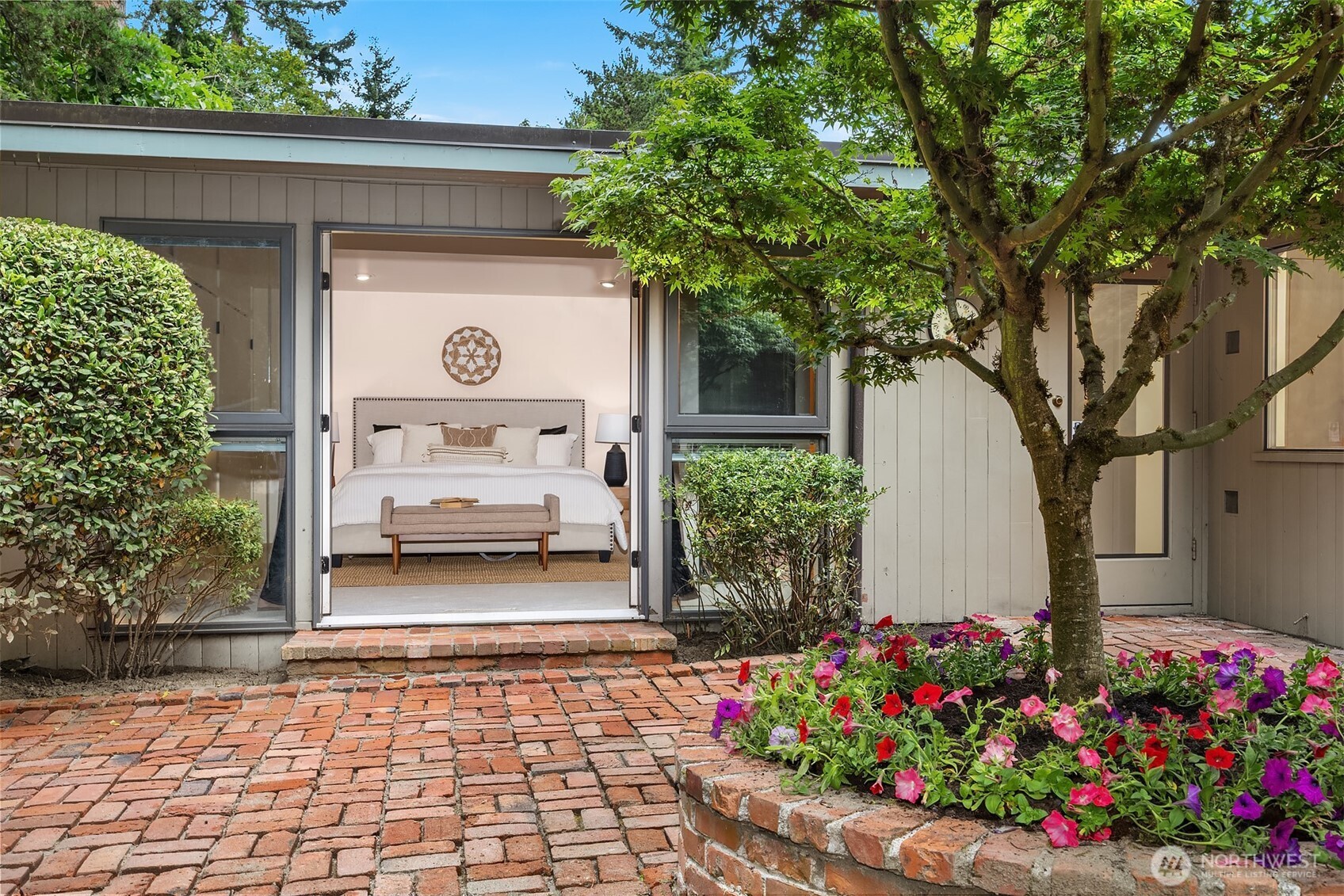 4148 Boulevard Place Mercer Island, WA 98040 - Photo 17 of 37