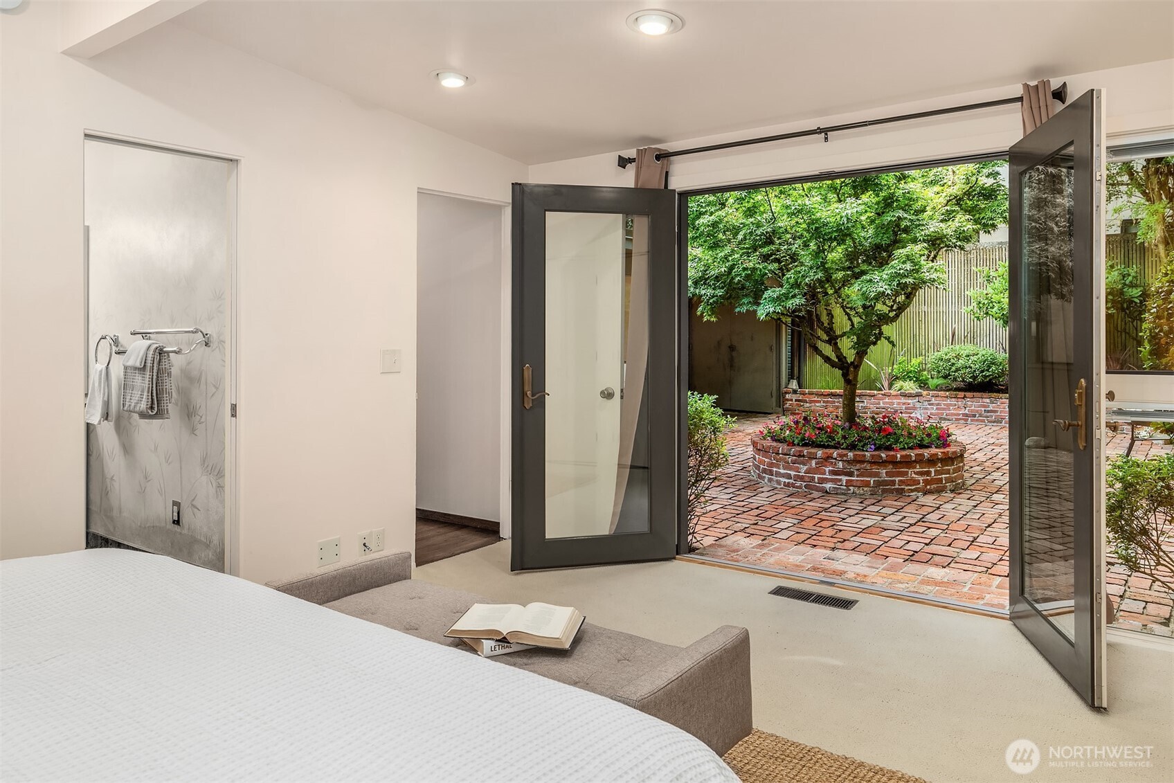 4148 Boulevard Place Mercer Island, WA 98040 - Photo 20 of 37