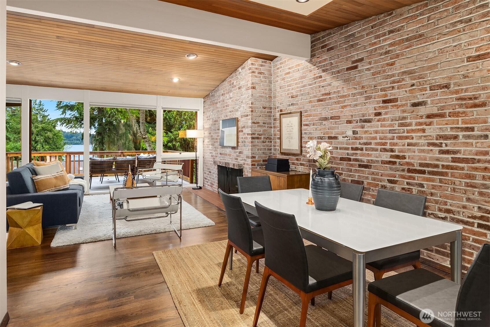 4148 Boulevard Place Mercer Island, WA 98040 - Photo 2 of 37