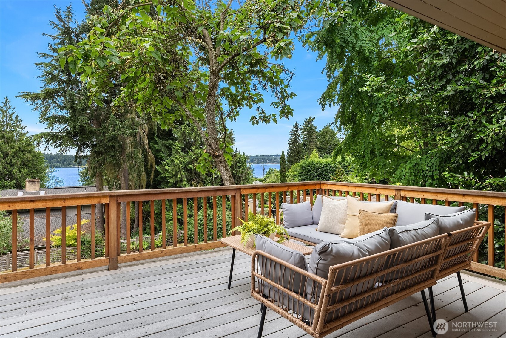 4148 Boulevard Place Mercer Island, WA 98040 - Photo 3 of 37