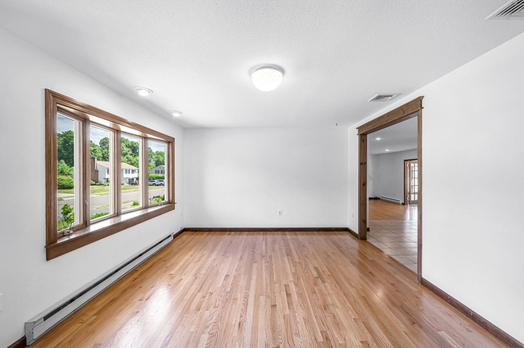 169 Country Road Agawam, MA 01001 - Photo 6 of 41