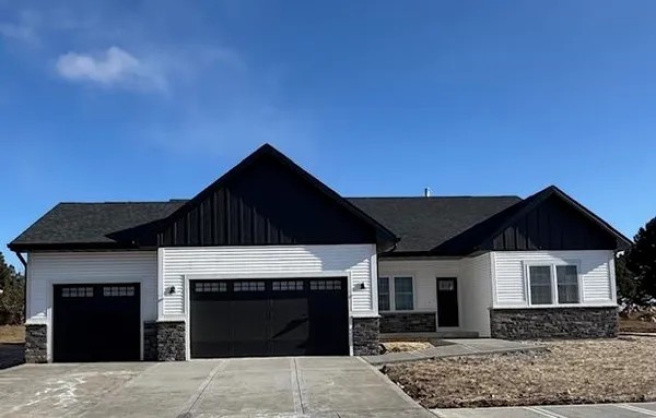 $694,900 | 4091 Eagle Mound Pass, Windsor, WI 53532
