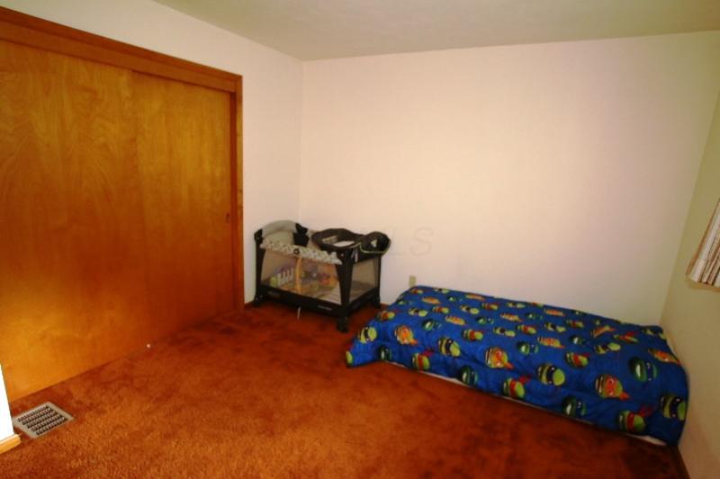 2091 Riggs Road Northeast Newark, OH 43055 - Photo 17 of 29 Gallery Image 17