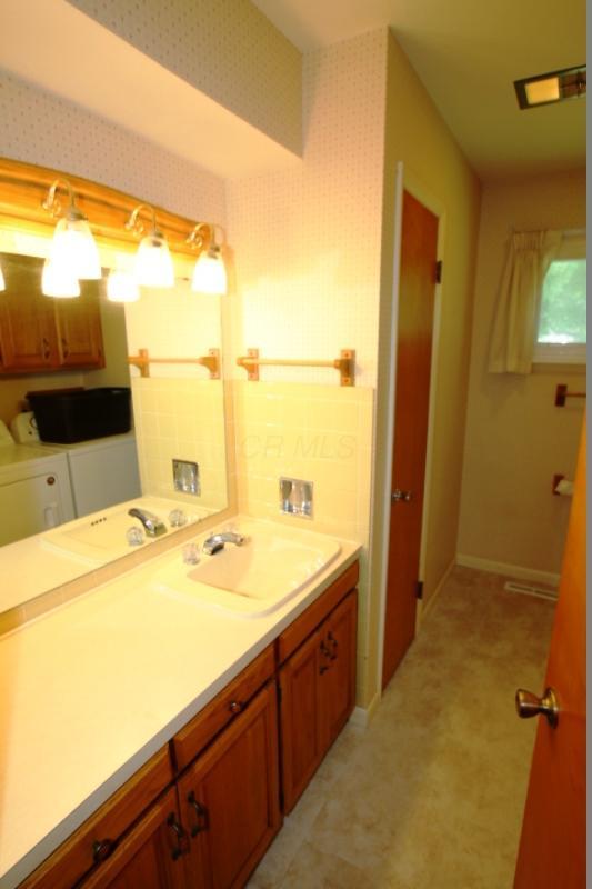 2091 Riggs Road Northeast Newark, OH 43055 - Photo 21 of 29 Gallery Image 21