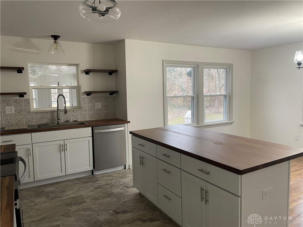 7698 Chambersburg Road Dayton, OH 45424 - Photo 8 of 26