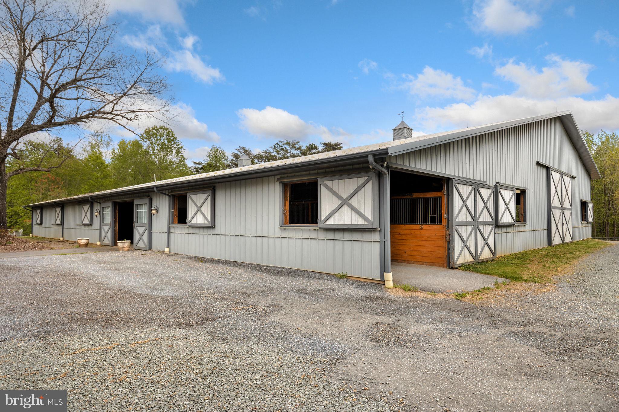 11612 Putnams Mill Road Hume, VA 22639 - Photo 2 of 49 6- Stall Morton Indoor Riding Arena, Viewing Room