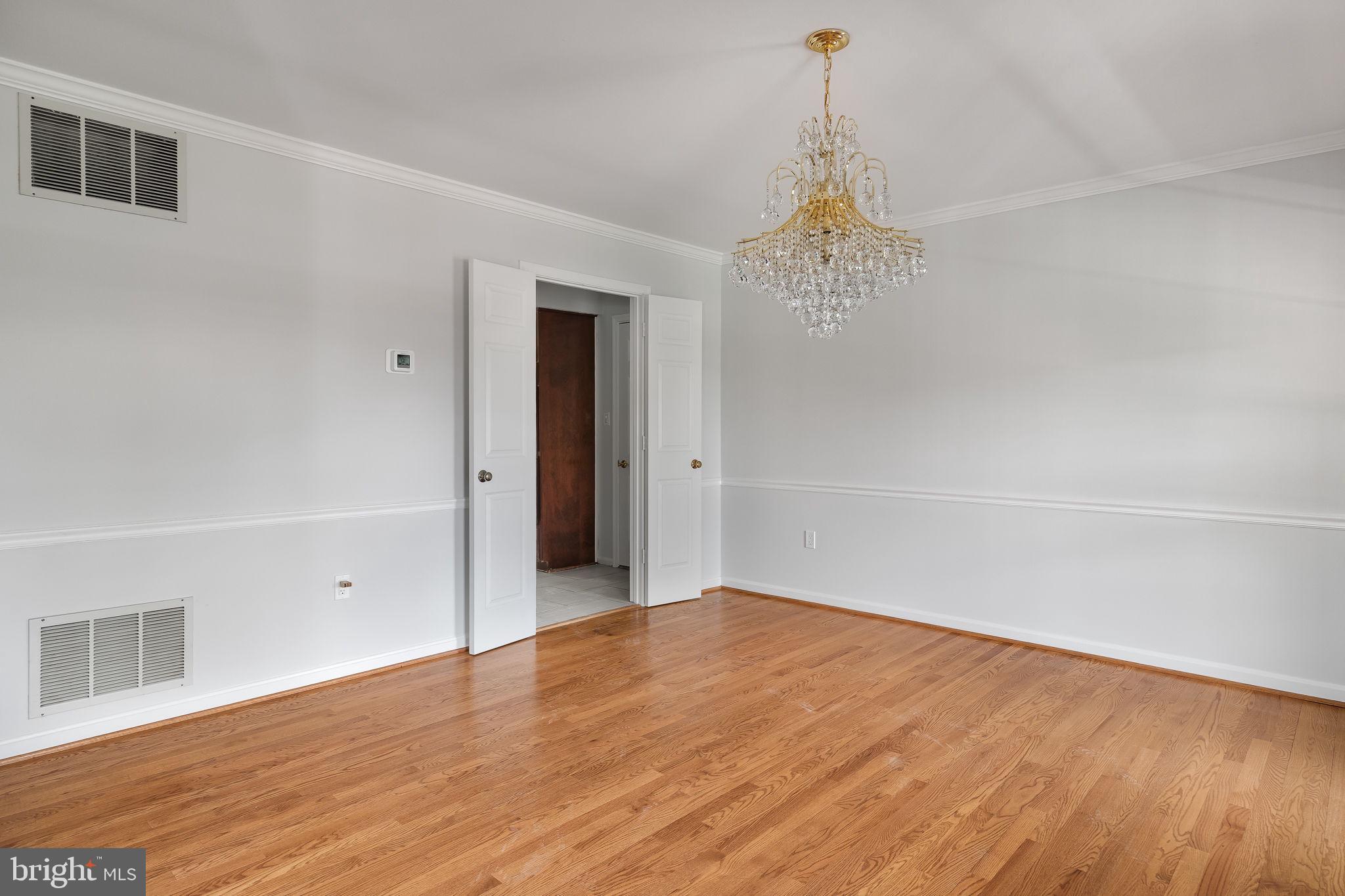 11612 Putnams Mill Road Hume, VA 22639 - Photo 25 of 49 Formal Dining