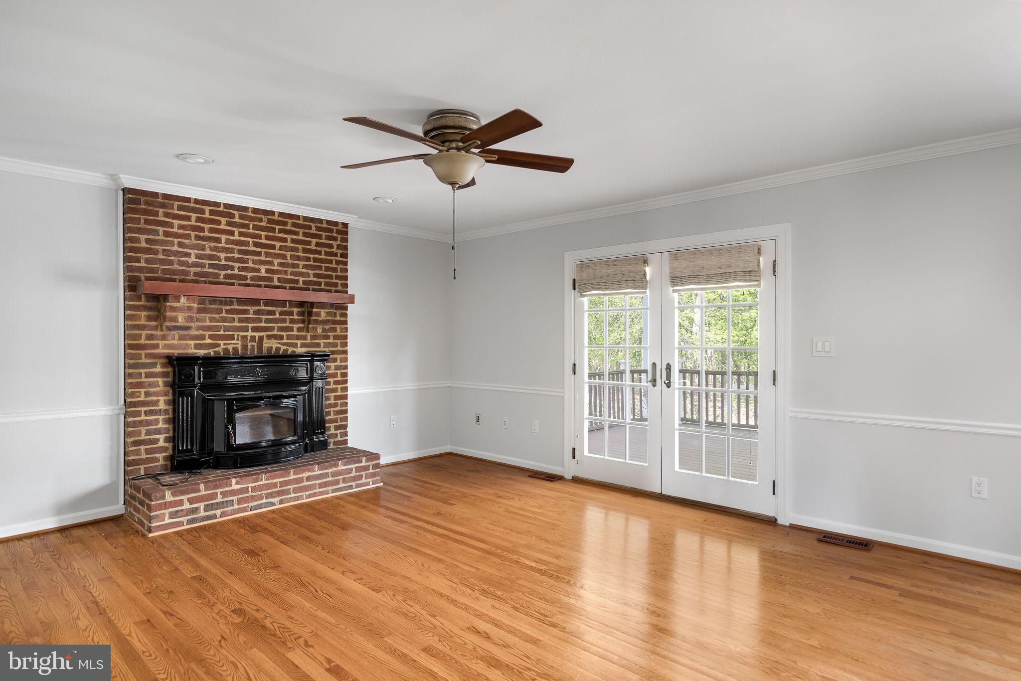 11612 Putnams Mill Road Hume, VA 22639 - Photo 28 of 49 Informal w/ Fireplace