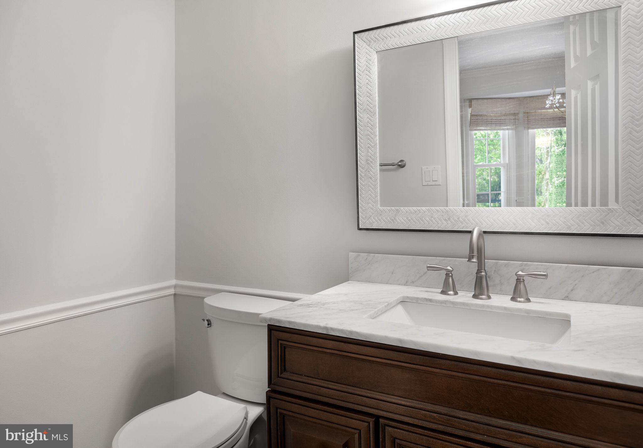 11612 Putnams Mill Road Hume, VA 22639 - Photo 31 of 49 Half Bath off Informal