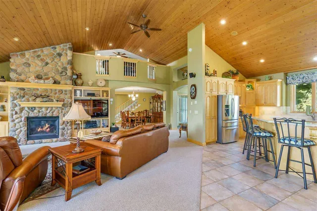 $899,900 | 18300 672nd Lane, Jacobson, MN 55752