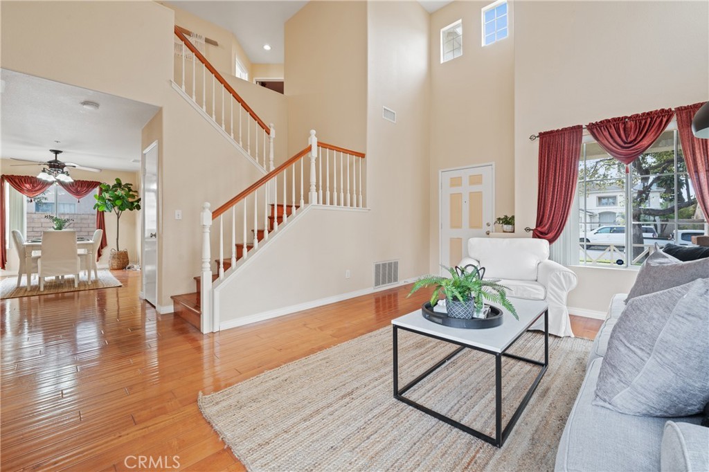 701 Caliente Way Oxnard, CA 93036 - Photo 5 of 39