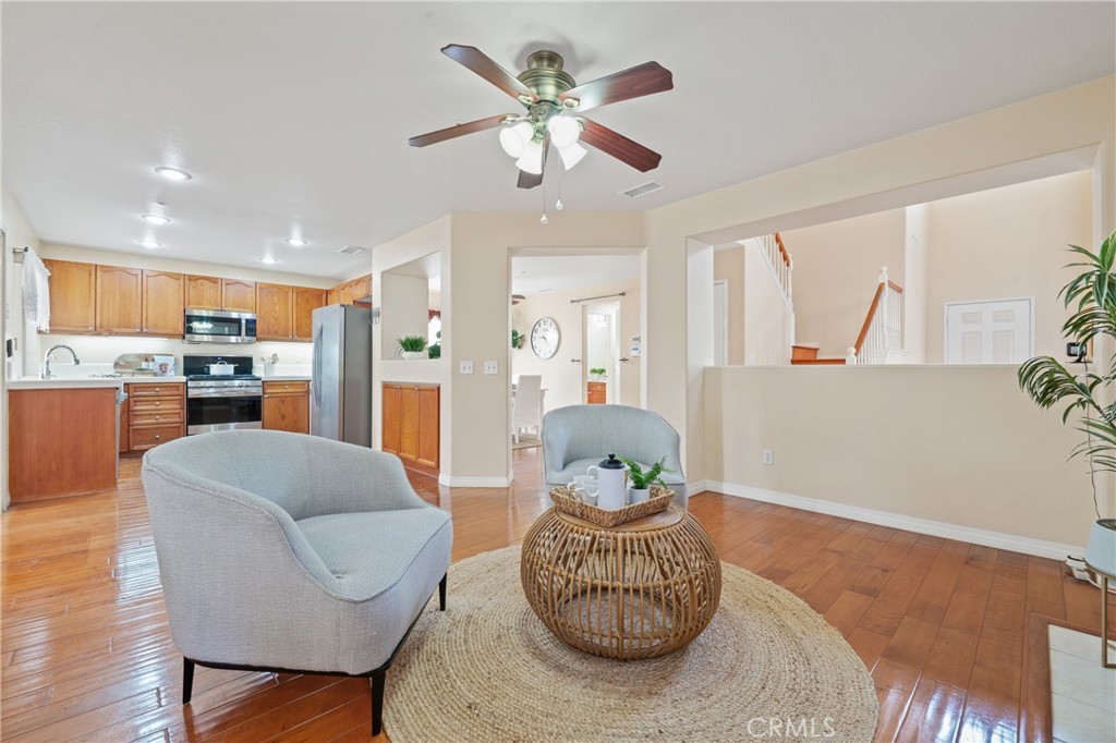 701 Caliente Way Oxnard, CA 93036 - Photo 10 of 39