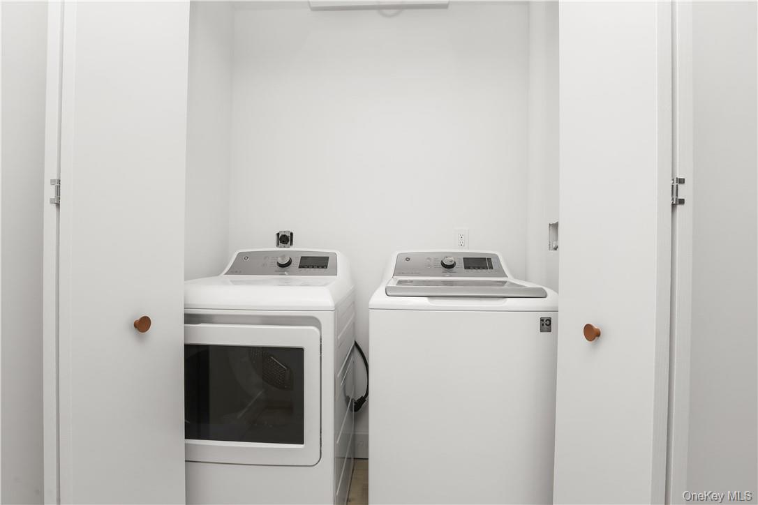 145 Library Lane, Unit 4A Mamaroneck, NY 10543 - Photo 16 of 27 Washer Dryer