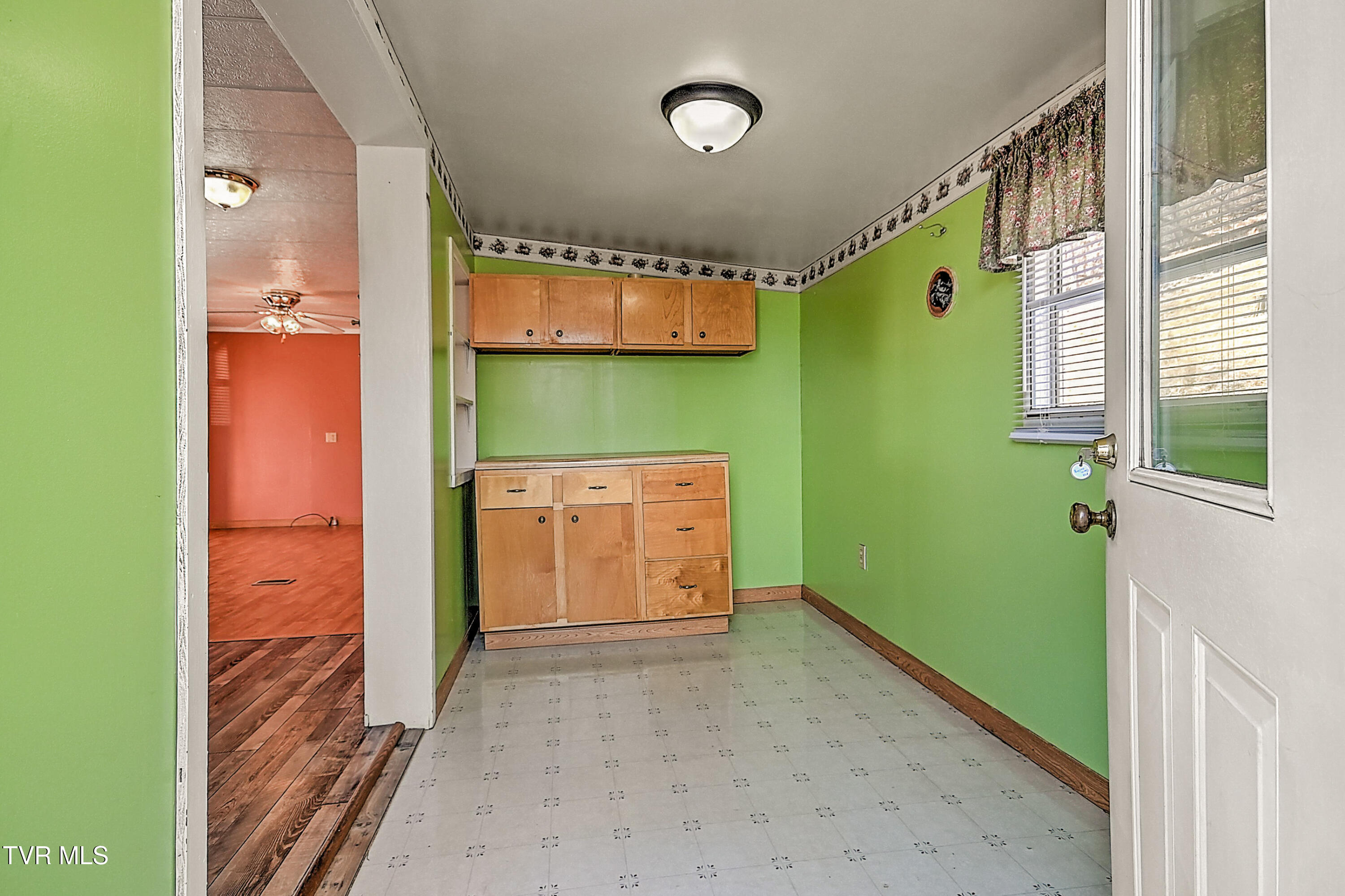 839 Corn Valley Road Lebanon, VA 24266 - Photo 4 of 50 Corn Valley JG-4