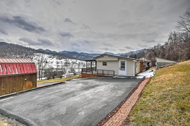 $165,000 | 839 Corn Valley Road, Lebanon, VA 24266