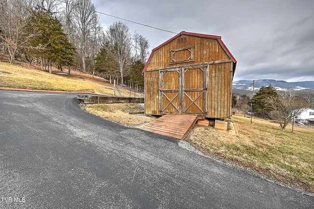 $165,000 | 839 Corn Valley Road, Lebanon, VA 24266