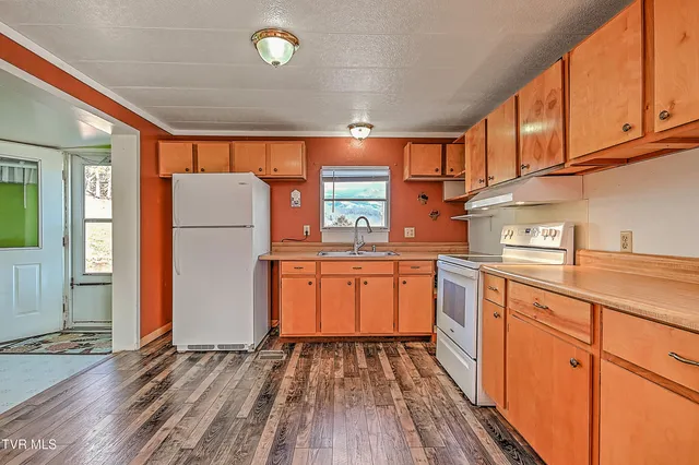 $165,000 | 839 Corn Valley Road, Lebanon, VA 24266