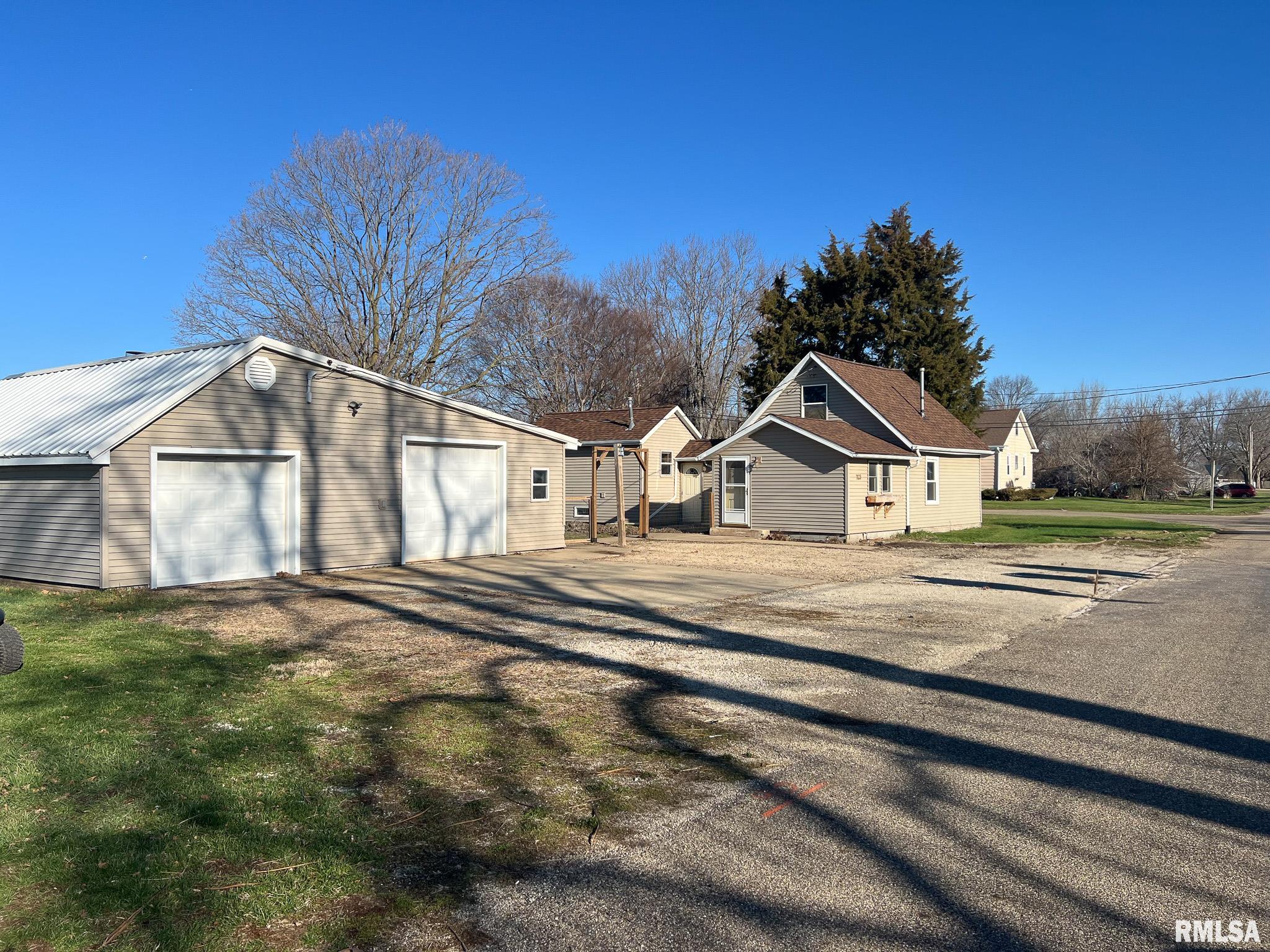 103 North 3rd Street Secor, IL 61771 - Photo 2 of 50