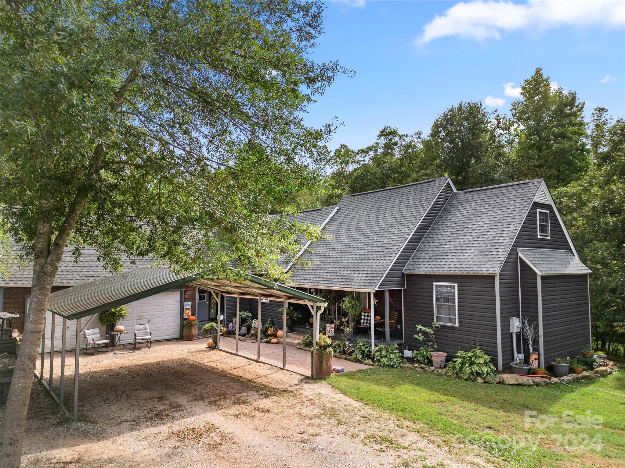 822 Holly Ridge Road Blacksburg, SC 29702 - Photo 3 of 48 Gallery Image 3