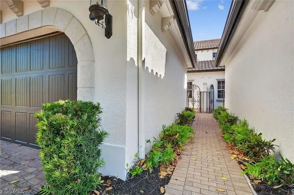 $585,000 | 3735 Montreux Lane, Unit BLDG 4102, Naples, FL 34114