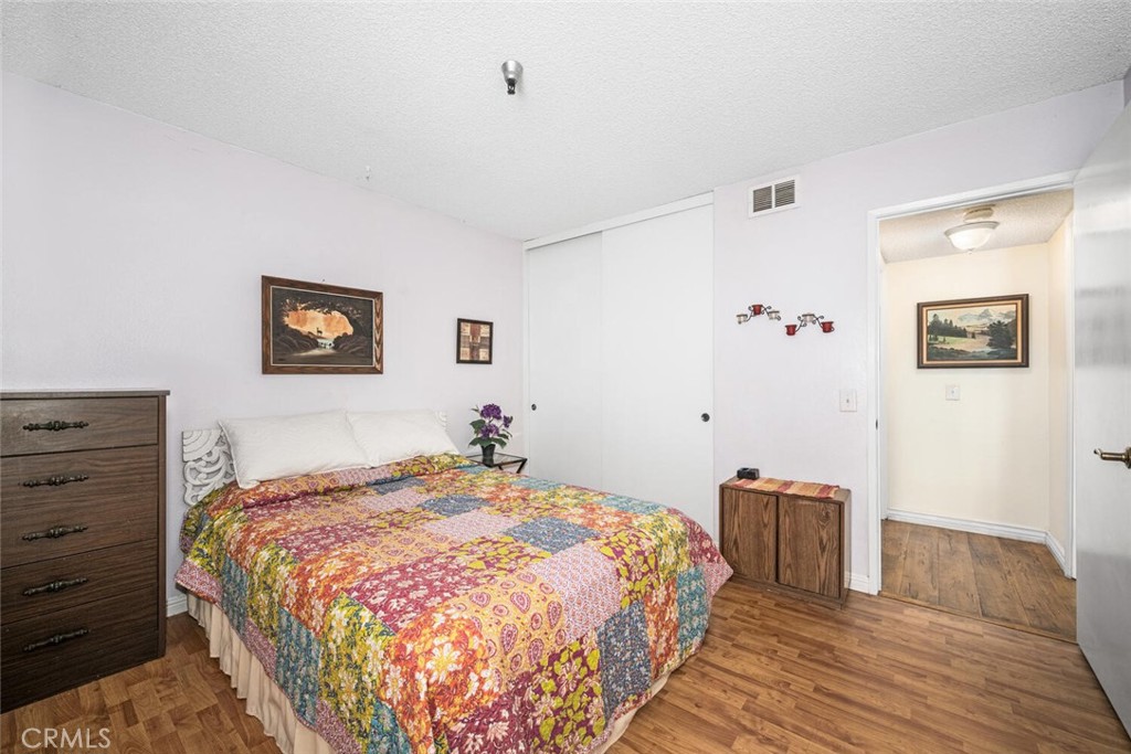 701 South Hayward Street, Unit B Anaheim, CA 92804 - Photo 22 of 31 2nd bedroom with a double door closet.