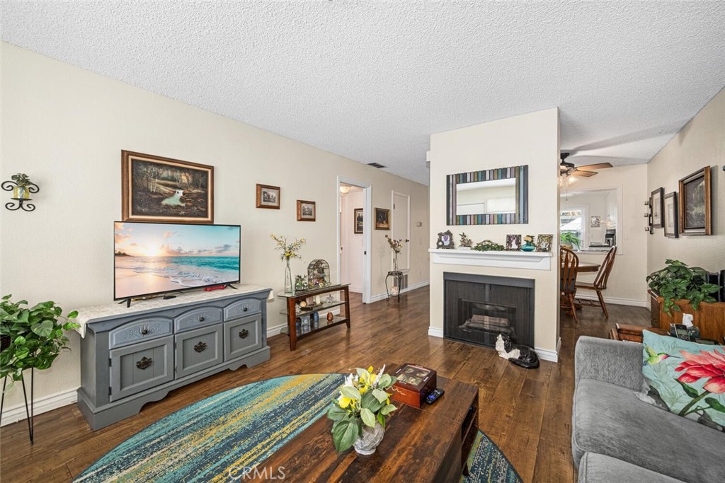 701 South Hayward Street, Unit B Anaheim, CA 92804 - Photo 5 of 31