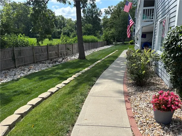 $148,900 | 4009 South Crysler Avenue, Unit 38 2, Independence, MO 64055