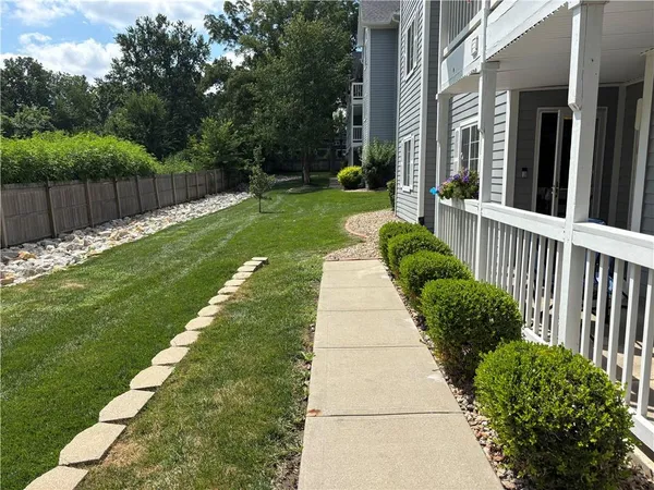 $148,900 | 4009 South Crysler Avenue, Unit 38 2, Independence, MO 64055