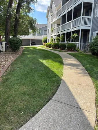$148,900 | 4009 South Crysler Avenue, Unit 38 2, Independence, MO 64055