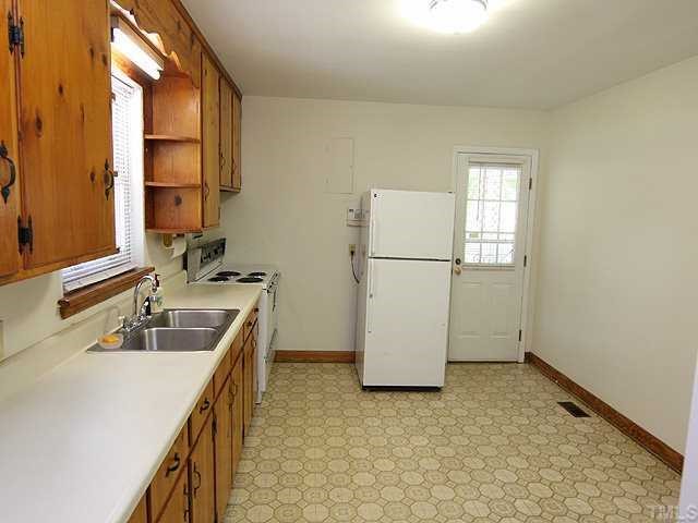 505 Fairfield Road Durham, NC 27704 - Photo 5 of 12 Another view of kitchen, solid wood cabintry!