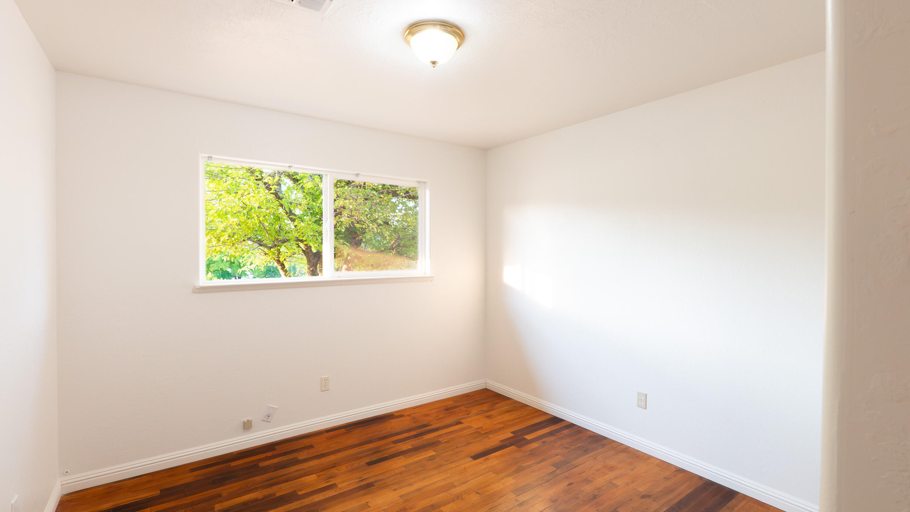 13990 South Fork Road Igo, CA 96047 - Photo 19 of 38 Bedroom 2 (Angle 2)