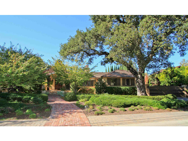 320 Lennox Avenue Menlo Park, CA 94025 - Photo 2 of 4 a front view of a house with a yard