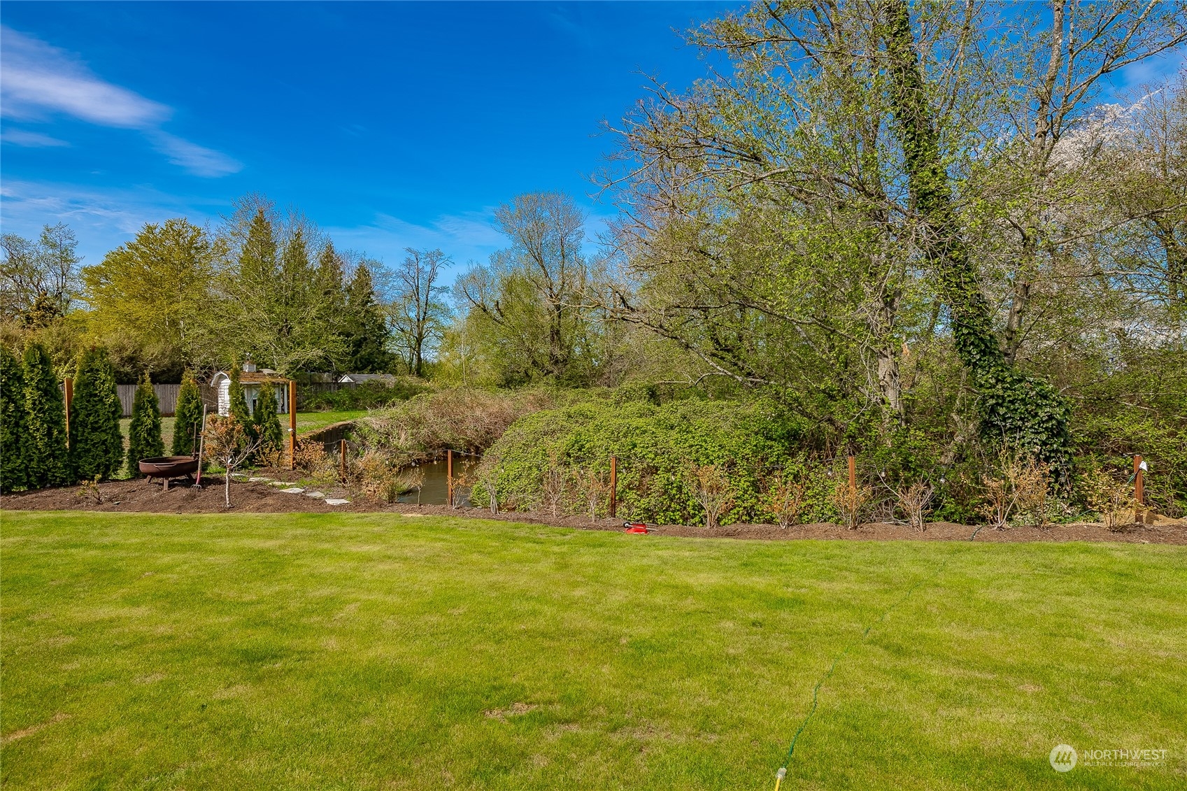 323 Edgewater Lane Lynden, WA 98264 - Photo 32 of 40 a view of swimming pool