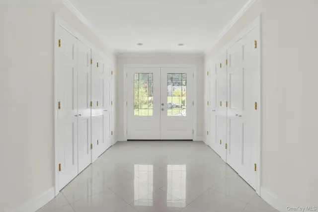 a view of entryway with front door