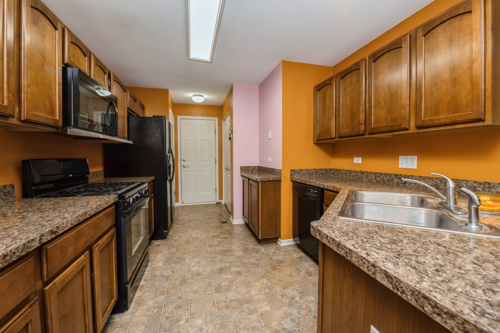 646 Grand Canyon Circle Crystal Lake, IL 60014 - Photo 6 of 14